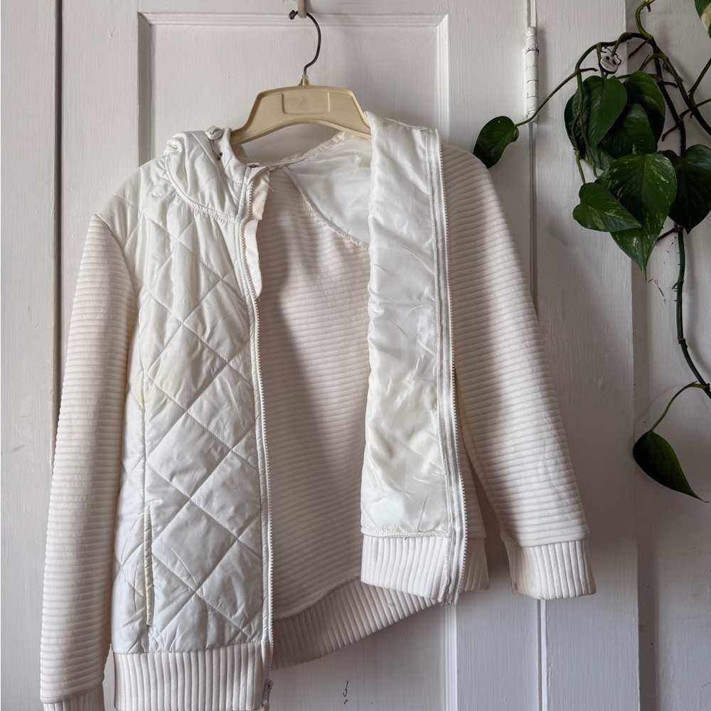 Time and Tru Off-White Quilted Hooded Jacket size medium